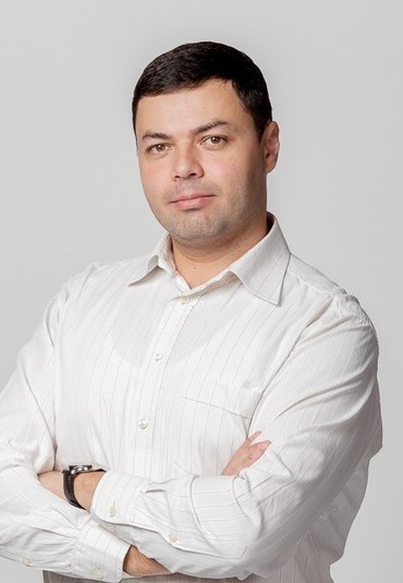 Рустам Мукарамов