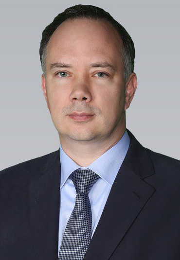 Денис Максимов