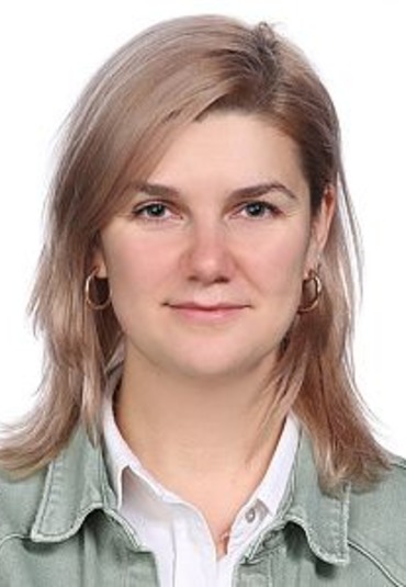 Карина Жарова     